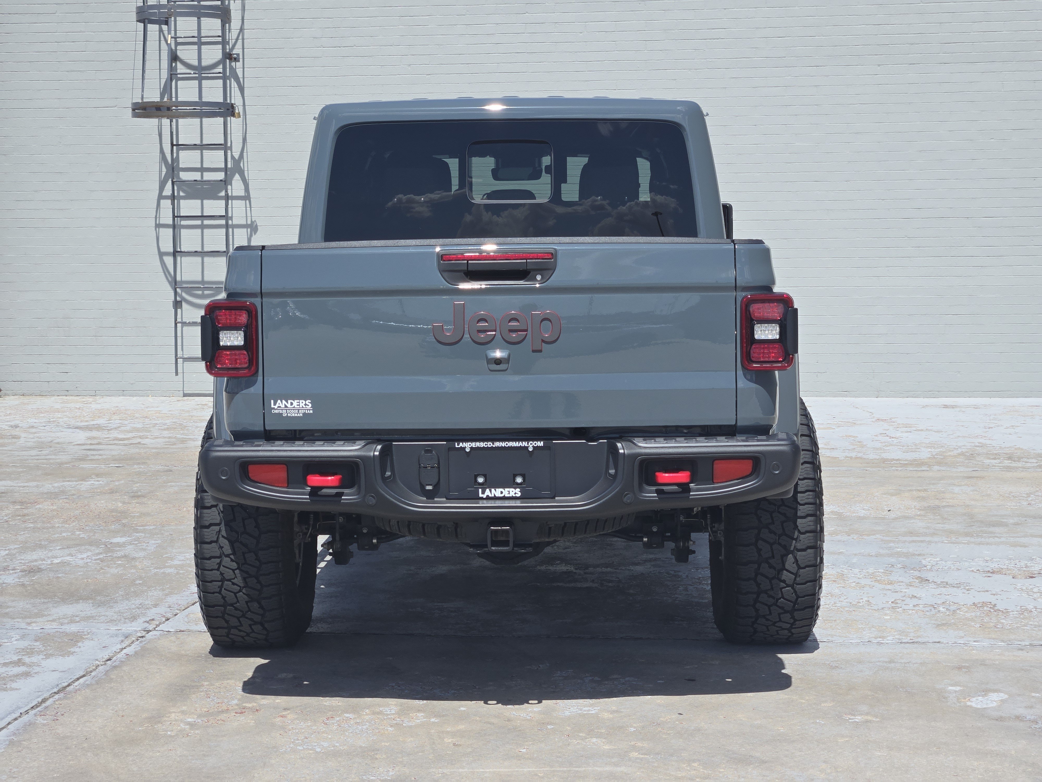 Used 2025 Jeep Gladiator Rubicon AWD/4WD image 7