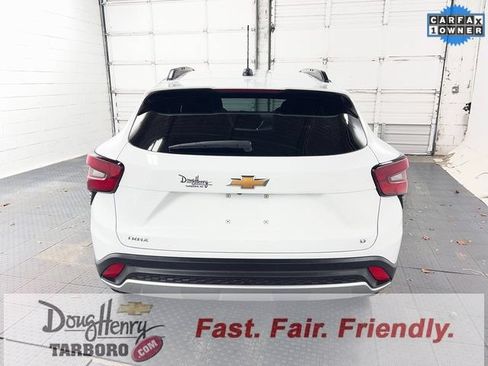 Used 2025 Chevrolet Trax LT FWD image 7