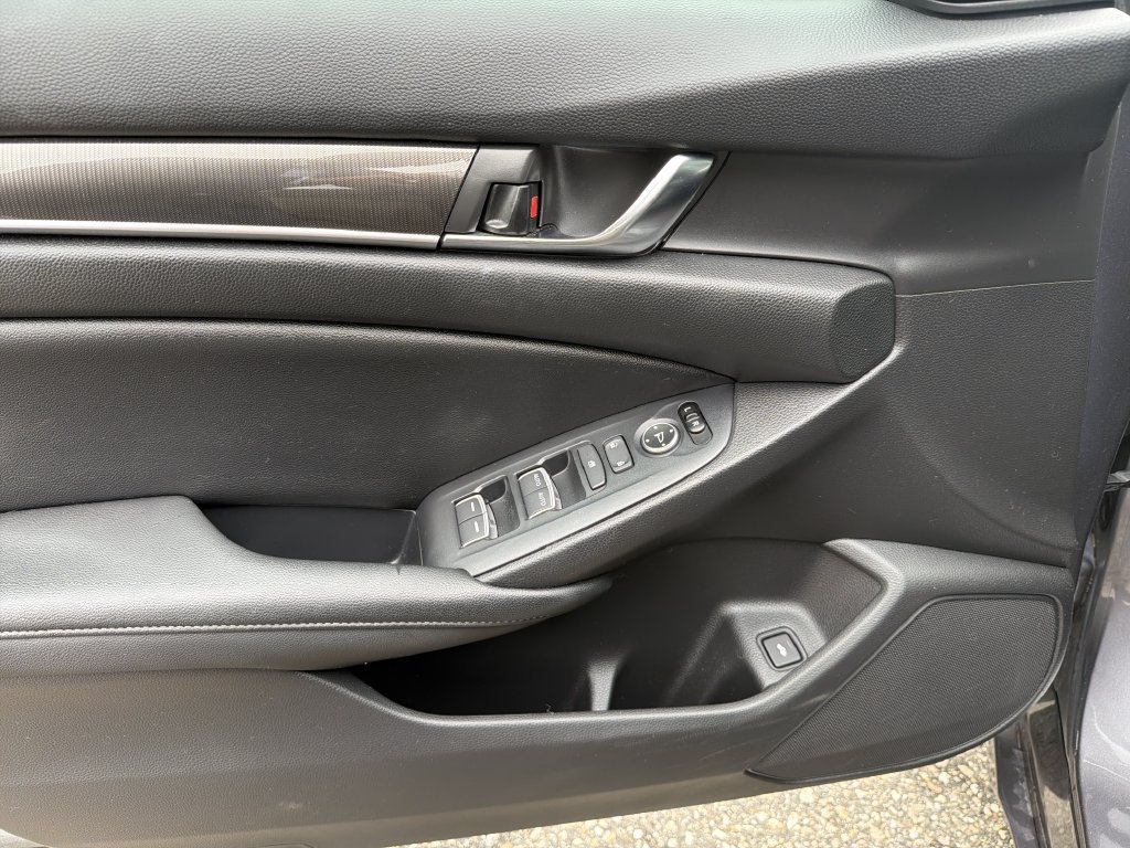 Used 2020 Honda Accord Sport image 11