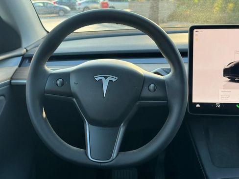 Used 2023 Tesla Model Y Long Range AWD/4WD image 17