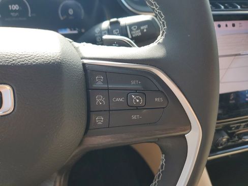 Used 2024 Jeep Grand Cherokee L Limited AWD/4WD image 22