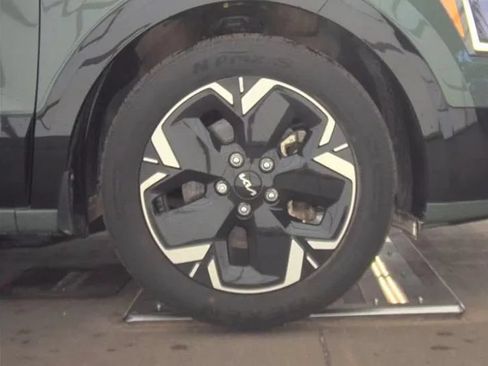 Used 2024 Kia Niro Wind w/ Wind Preserve Package FWD image 10