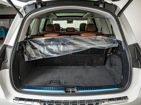 New 2026 Mercedes-Benz GLS 450 4MATIC image 36