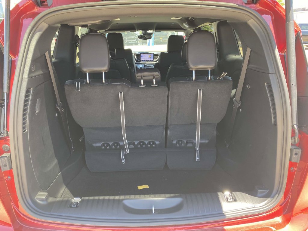 New 2026 Chrysler Pacifica Select AWD/4WD image 8
