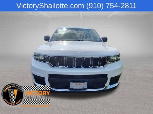 Certified 2022 Jeep Grand Cherokee L Laredo w/ Luxury Tech Group I AWD/4WD image 3