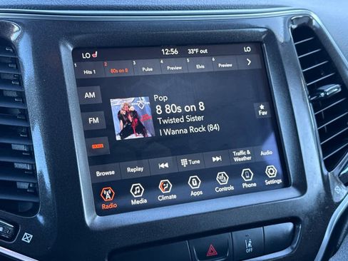 Used 2022 Jeep Cherokee Trailhawk w/ Premium Leather Package image 20