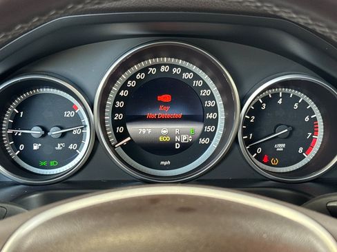 Used 2014 Mercedes-Benz E 350 4MATIC Sedan image 35
