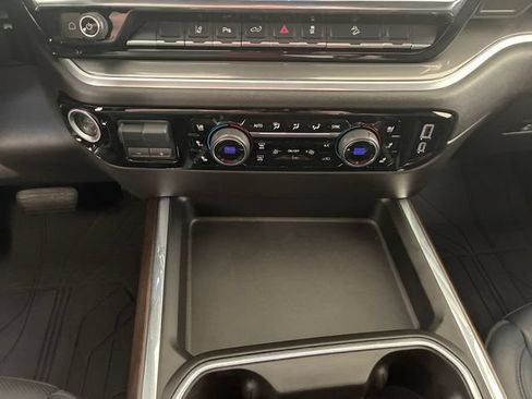Used 2024 Chevrolet Silverado 2500 High Country w/ High Country Premium Package AWD/4WD image 21