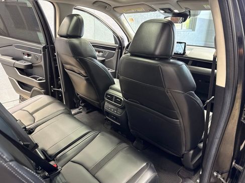 Used 2024 Honda Pilot Touring image 38