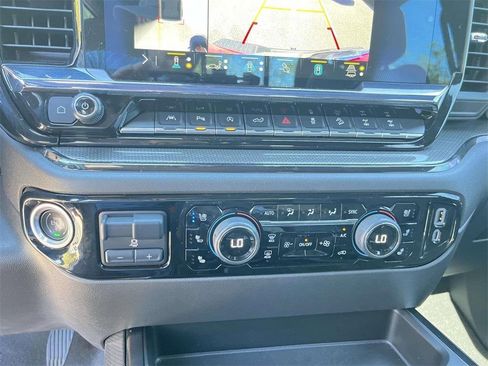 Used 2023 Chevrolet Silverado 1500 ZR2 w/ Technology Package image 20