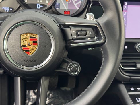 Used 2023 Porsche Macan image 22