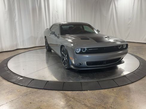 Used 2017 Dodge Challenger R/T Scat Pack w/ Leather Interior Group image 4
