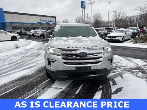 Used 2018 Ford Explorer XLT w/ Equipment Group 202A image 5