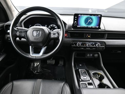 Certified 2023 Honda Pilot Touring image 20