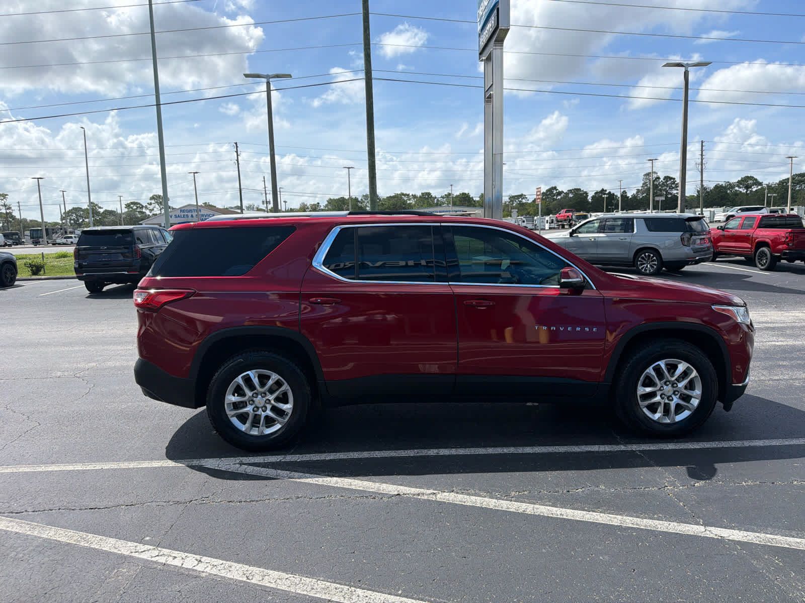 Used 2018 Chevrolet Traverse LT FWD image 19
