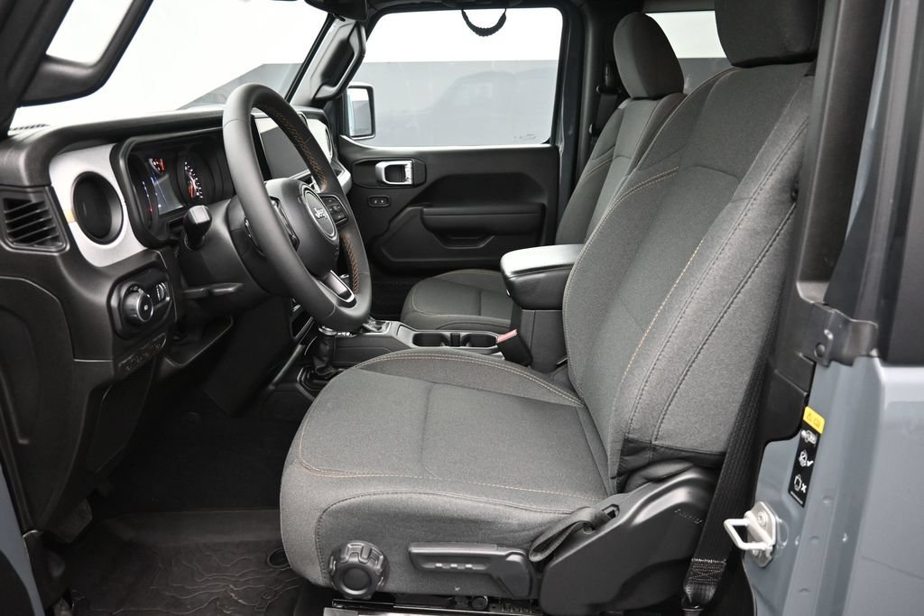Used 2024 Jeep Wrangler Sport AWD/4WD image 18