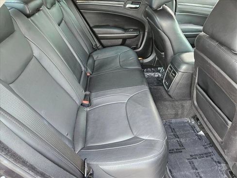 Used 2016 Chrysler 300 Limited w/ 300 Premium Group image 17