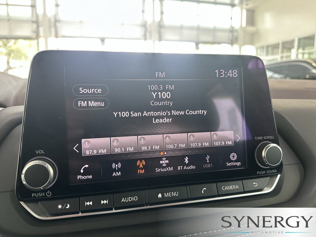 Used 2023 Nissan Rogue S FWD image 13