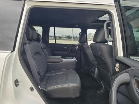 Certified 2024 INFINITI QX80 Sensory AWD/4WD image 10
