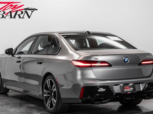 Used 2024 BMW 760i xDrive 760i xDrive w/ Executive Package image 3