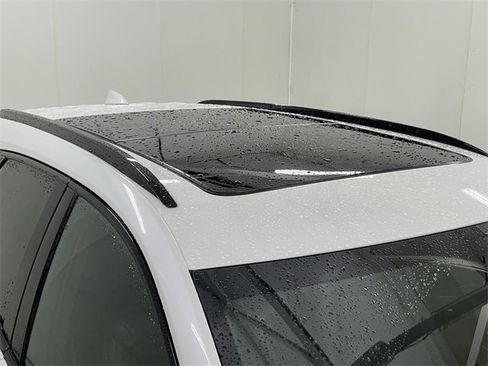 Certified 2025 Cadillac XT5 Sportv w/ Technology Package image 19