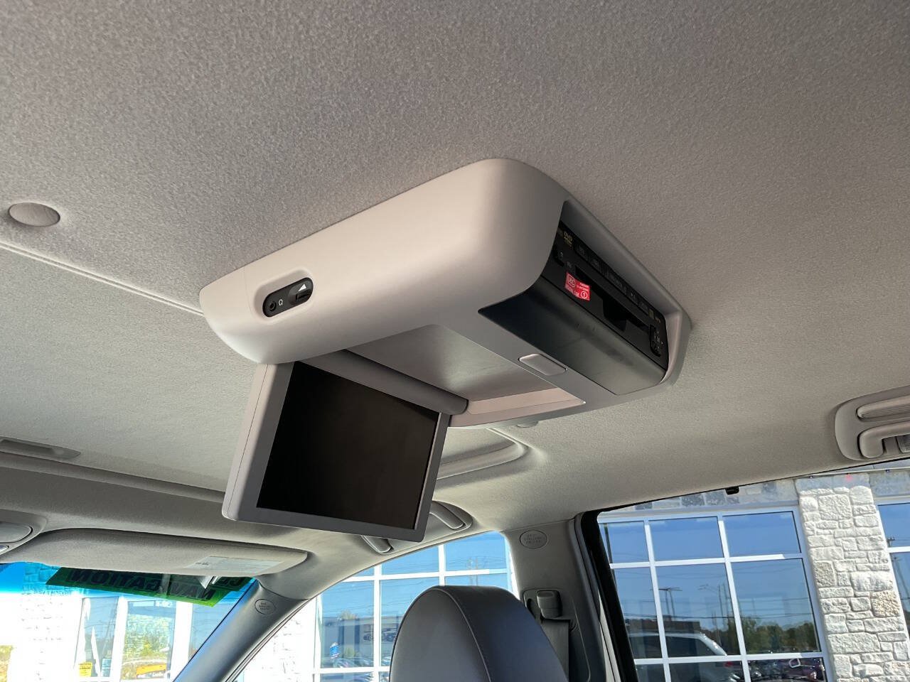 Used 2010 Toyota Sienna XLE w/ Towing Prep Pkg FWD image 34
