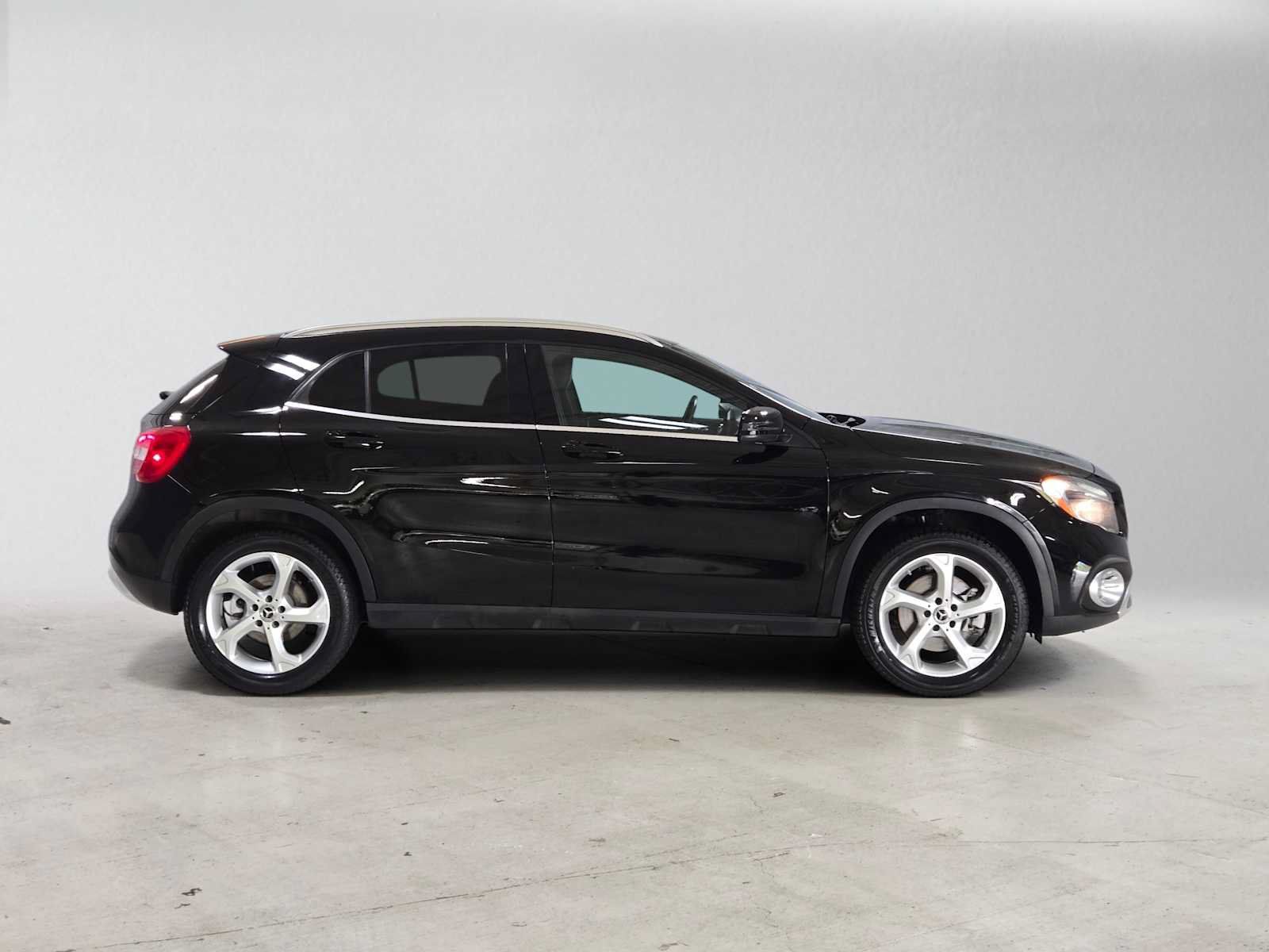Certified 2020 Mercedes-Benz GLA 250 4MATIC image 2