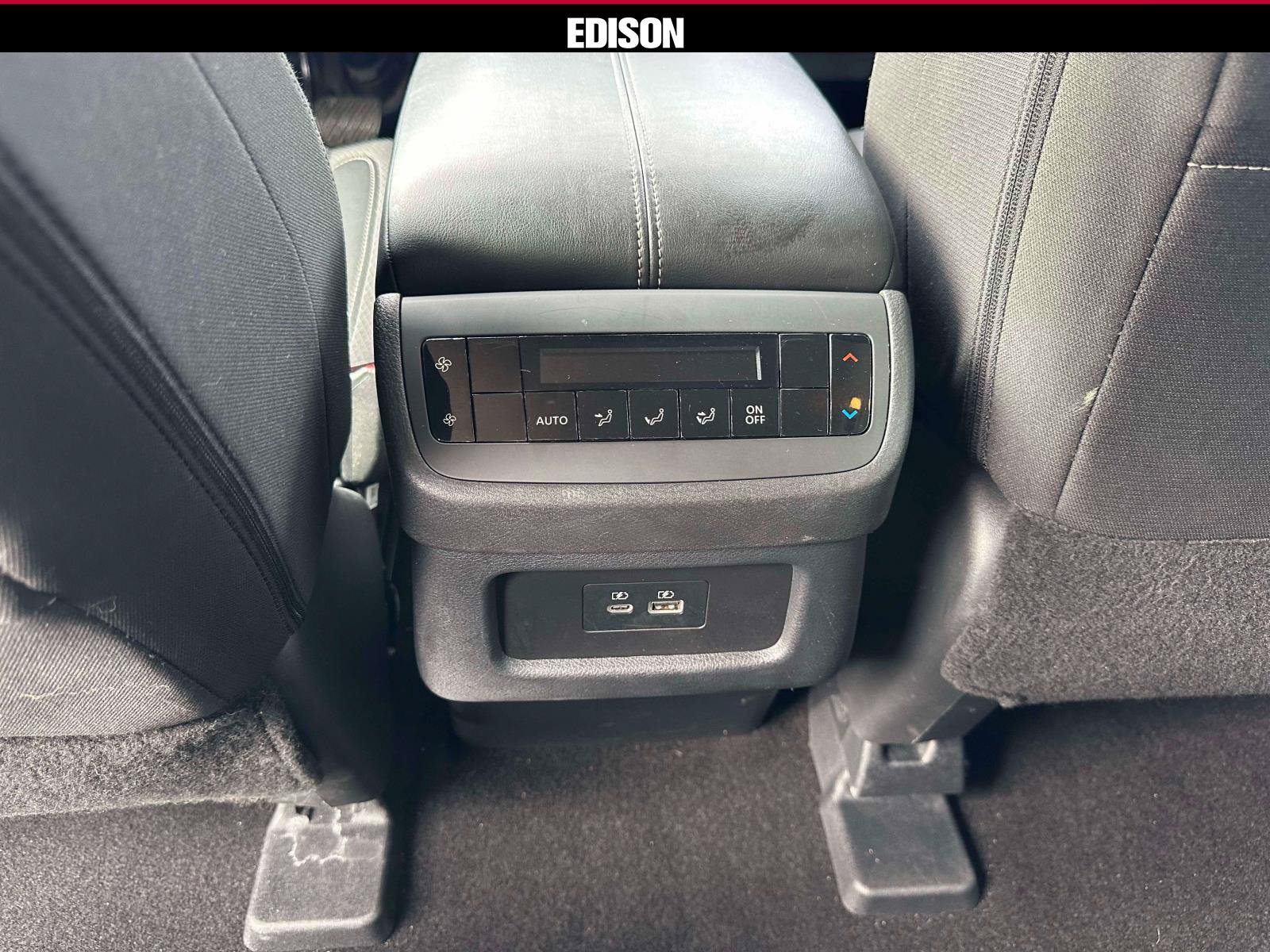 Used 2025 Nissan Pathfinder SV AWD/4WD image 12
