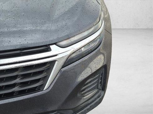 Used 2022 Chevrolet Equinox LS FWD image 9