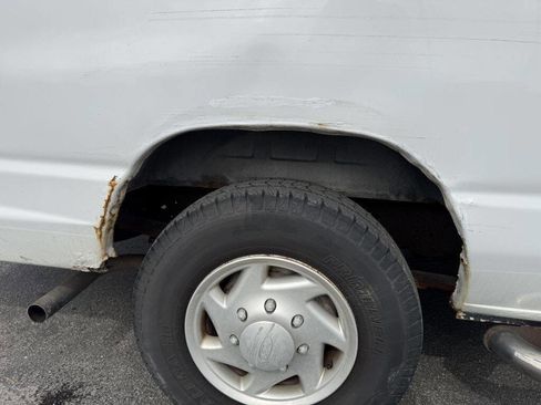 Used 2007 Ford E-250 and Econoline 250 Extended RWD image 15