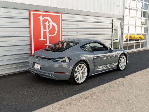 Used 2024 Porsche 718 Cayman RWD image 47