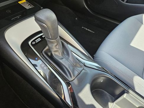 Used 2024 Toyota Corolla SE w/ SE Package image 36