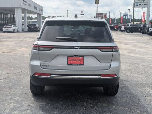 Used 2026 Jeep Grand Cherokee Laredo w/ Trailer Tow Package AWD/4WD image 6