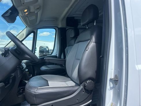 Used 2025 RAM ProMaster 2500 w/ Convenience Group FWD image 5