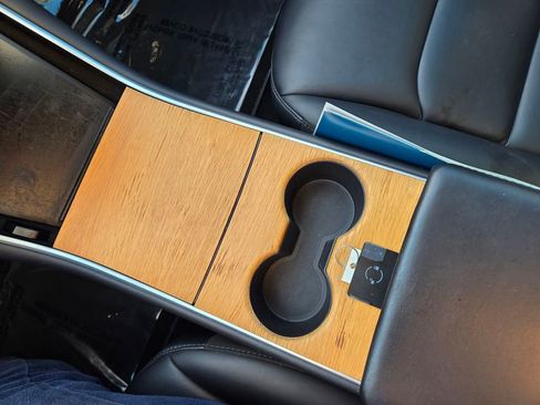 Used 2020 Tesla Model 3 Long Range image 31