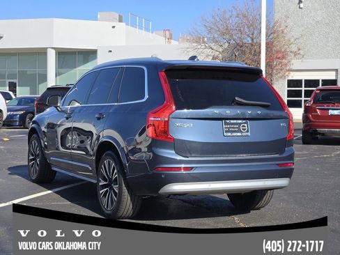 Certified 2022 Volvo XC90 T5 Momentum w/ Advanced Package image 4