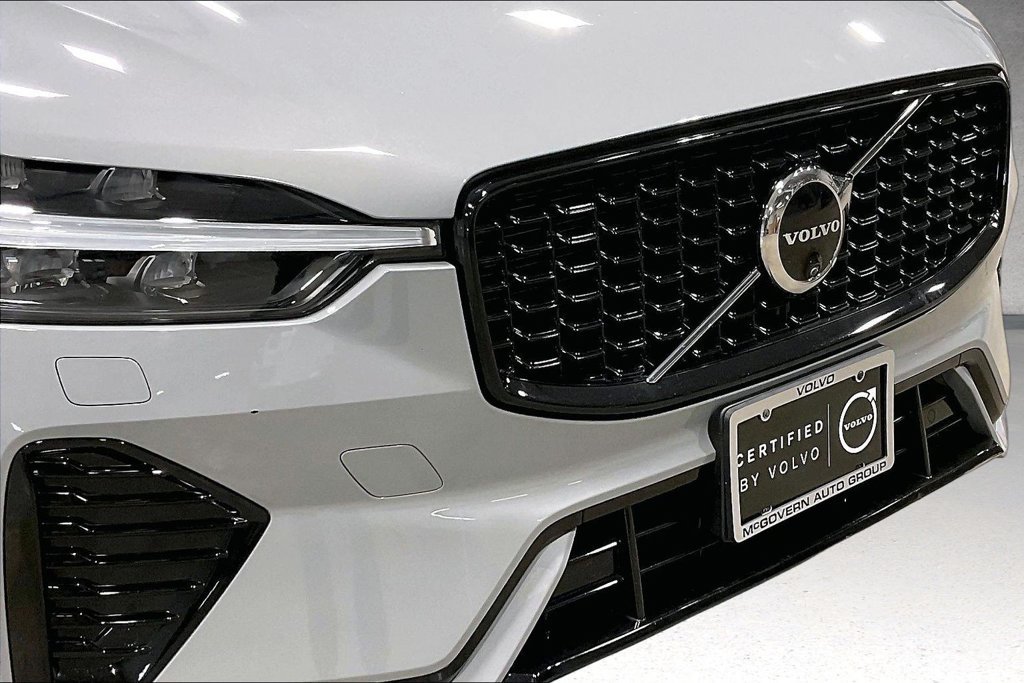 Certified 2024 Volvo XC60 B5 Plus w/ Climate Package AWD/4WD image 34