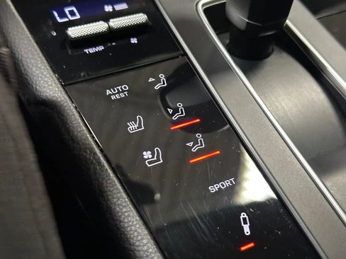 Used 2023 Porsche Macan S w/ Premium Package Plus image 39