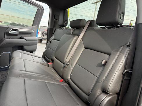 Used 2022 Chevrolet Silverado 1500 LTZ AWD/4WD image 29