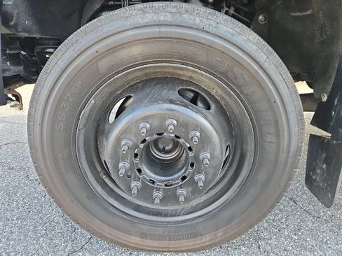 Used 2011 Ford F450 XL w/ XL Value Pkg image 23