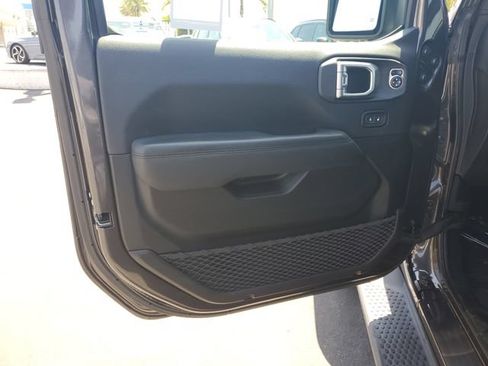 Used 2020 Jeep Wrangler Unlimited Sahara AWD/4WD image 19