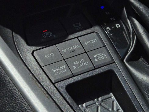 Certified 2021 Toyota RAV4 LE AWD/4WD image 30