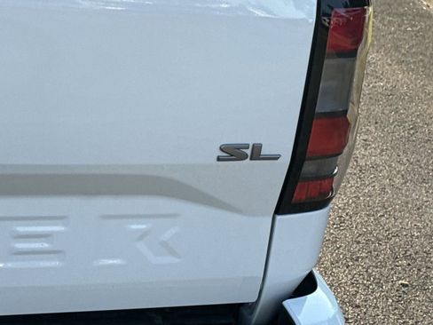 Used 2024 Nissan Frontier SL w/ Technology Package image 31