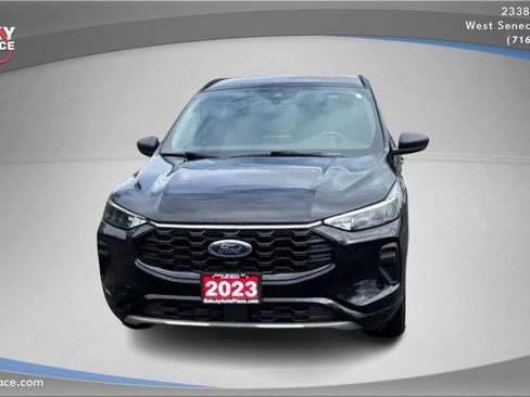 Used 2023 Ford Escape ST-Line image 2