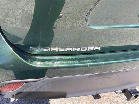 Used 2023 Toyota Highlander XLE image 30