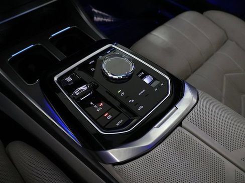 Used 2023 BMW 760i xDrive AWD/4WD image 23