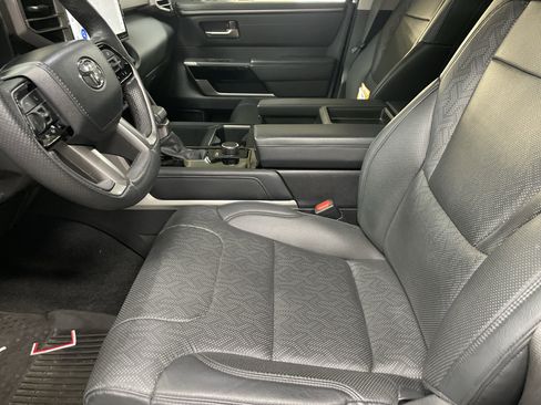 Used 2022 Toyota Tundra Limited RWD image 6