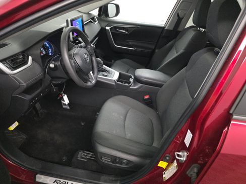 Used 2023 Toyota RAV4 XLE w/ Convenience Package image 7
