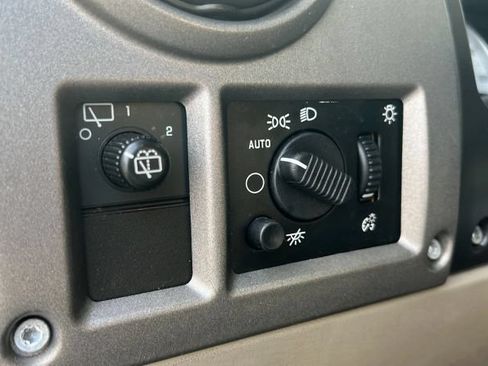 Used 2004 HUMMER H2 w/ Preferred Equipment Group AWD/4WD image 18