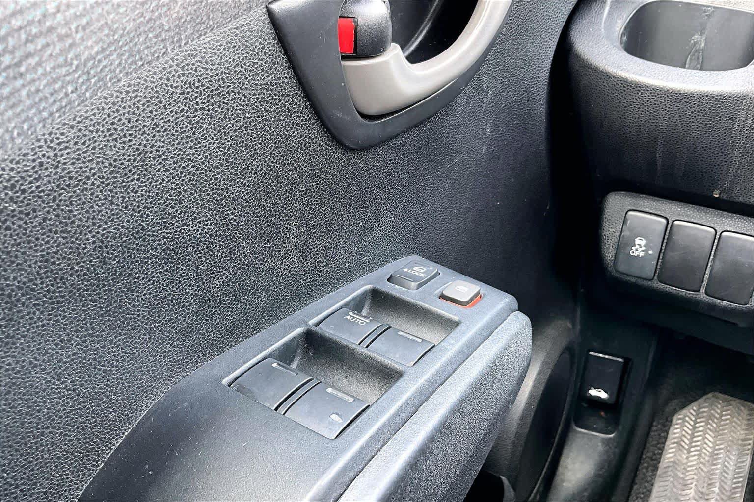 Used 2013 Honda Fit image 31